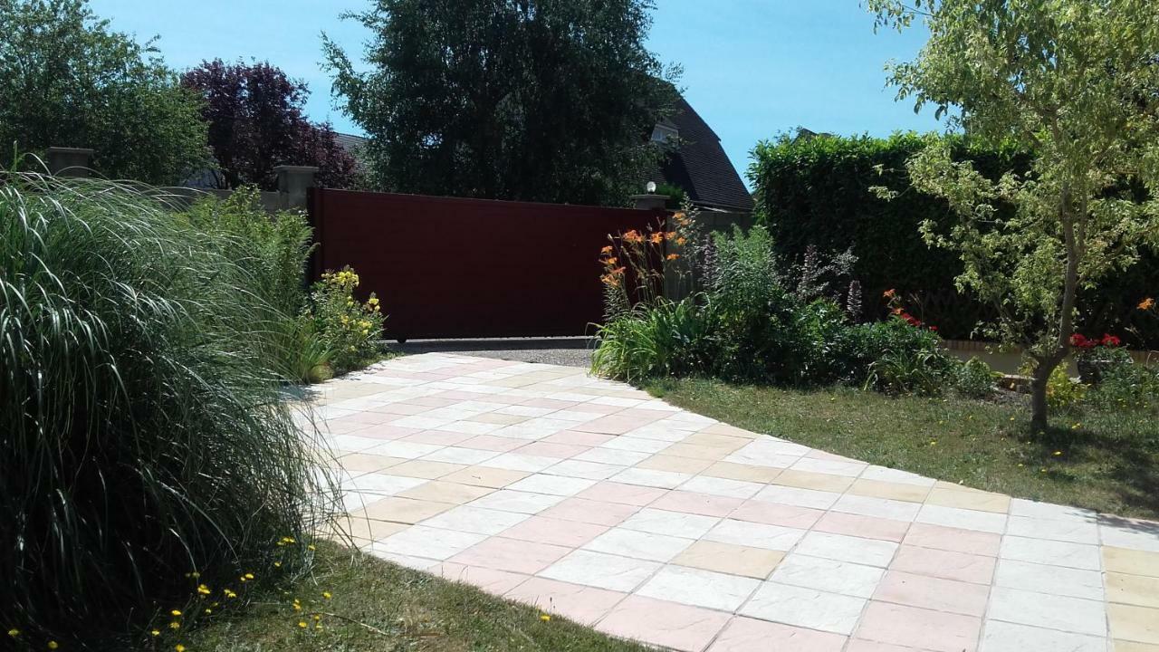 Du Jardin Fleuri Bed & Breakfast